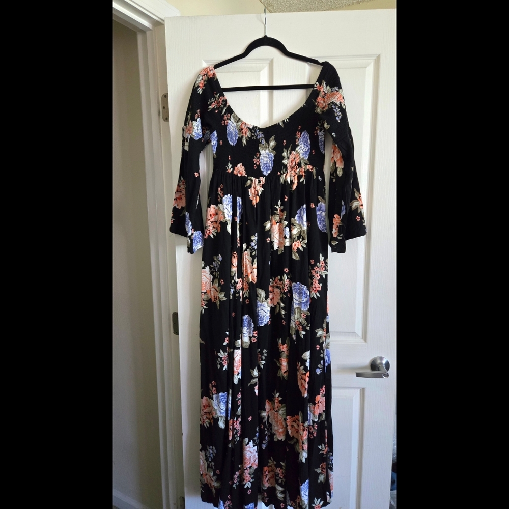 🌸Gorgeous, Flowy Floral Dress